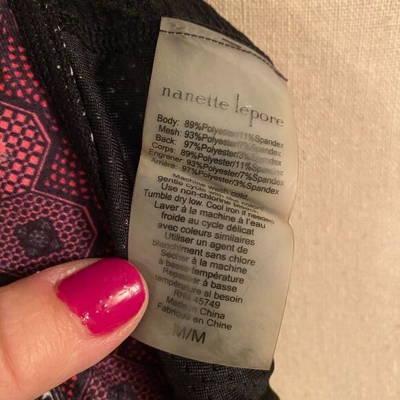 *Nanette Lepore* Workout Top Sz M Pink BlkLace - Picture 7 of 7